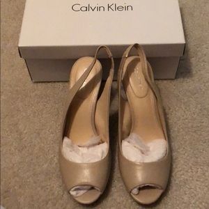 Calvin Klein Kourtney Kidskin in Nude Size 8